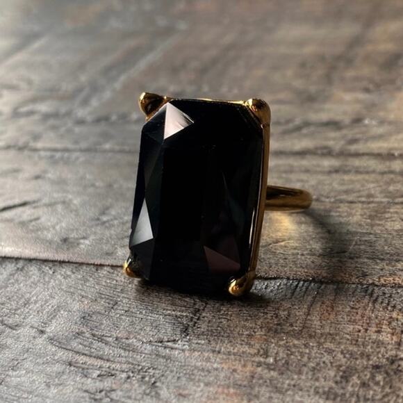 NEW Black Zirconium Stone Cocktail Ring - Picture 5 of 15